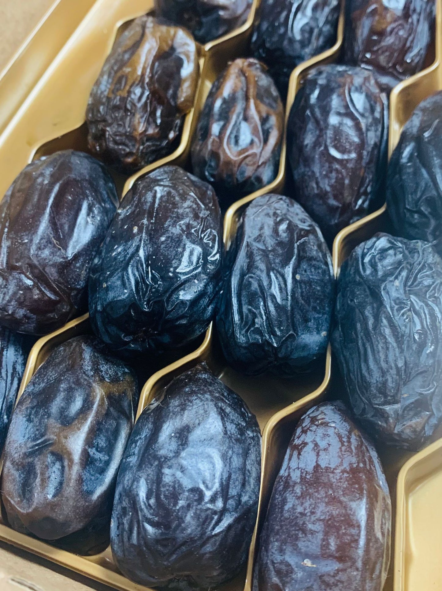 Dattes MEDJOUL 🌍 (40g environ pièce)