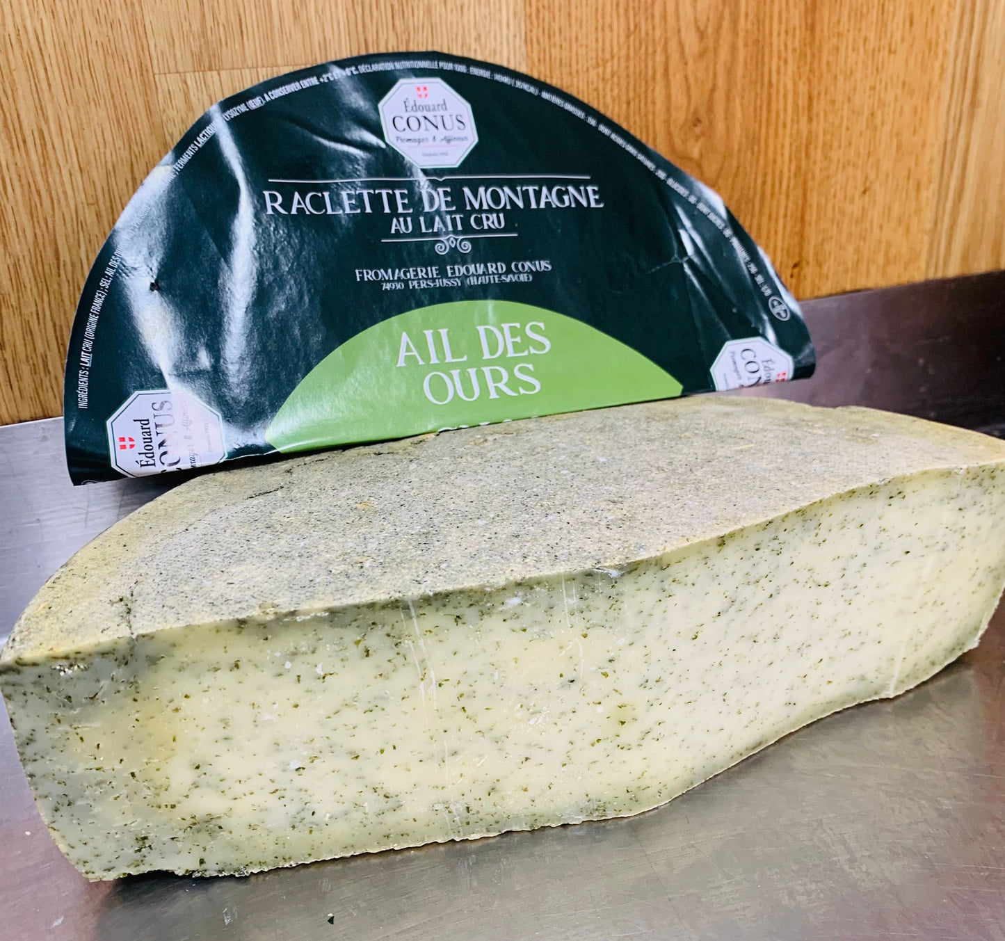 Fromage raclette tranché de montagne lait cru à l'ail des ours FR74